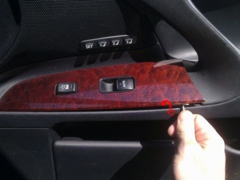Снятие обшивки двери Lexus IS 250 накладки