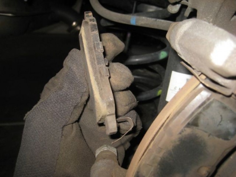 Замена задних тормозных колодок Mazda CX-5 колодки